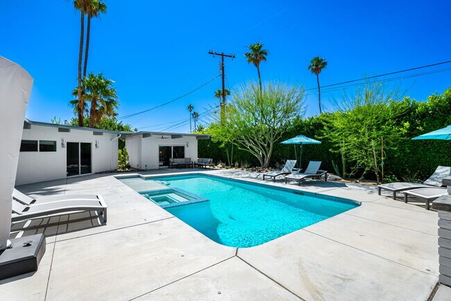 Building Photo - 1155 E Paseo El Mirador