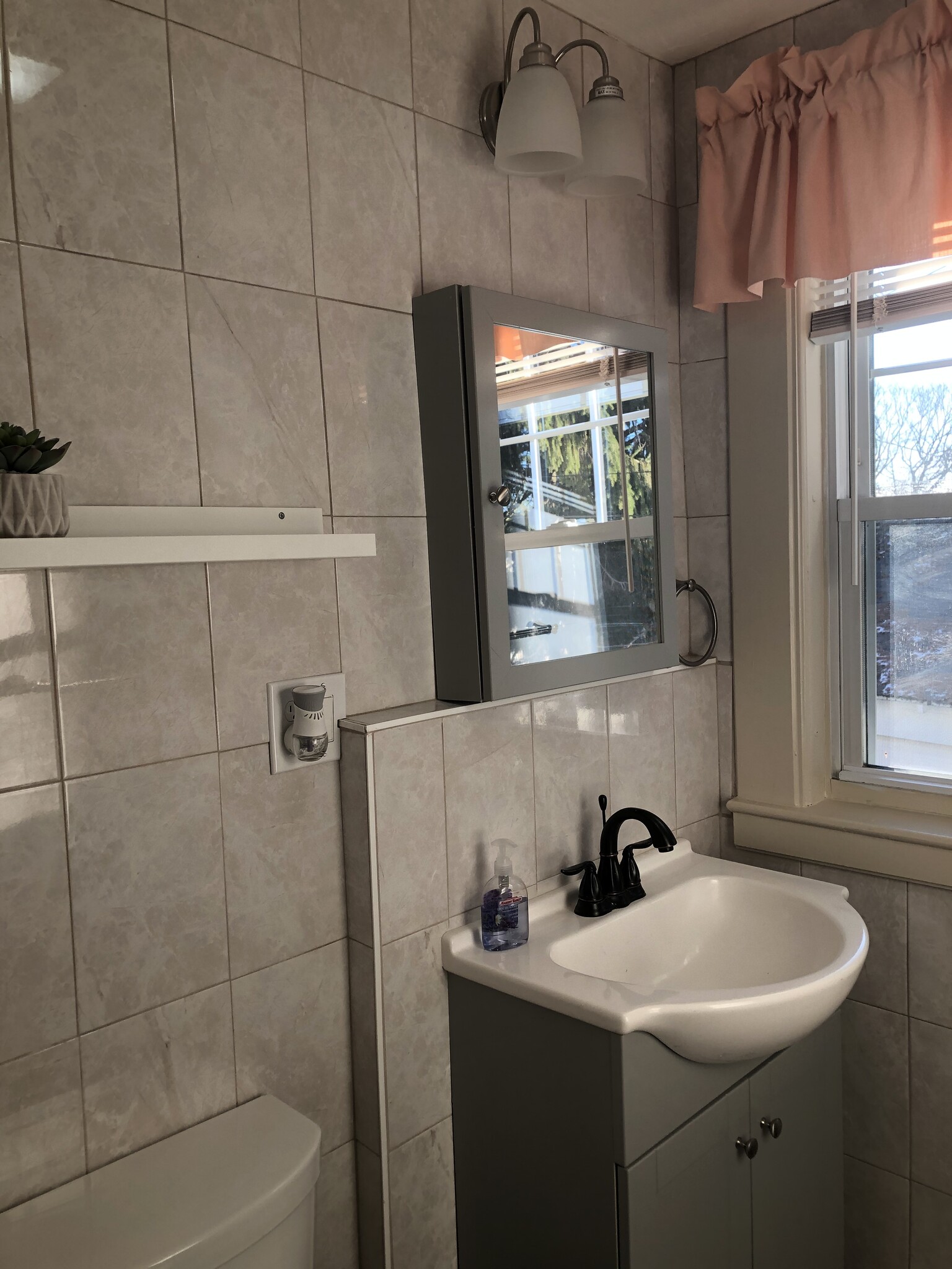 Building Photo - 61 Hadwen Rd