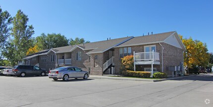 Building Photo - The Willows Apartments