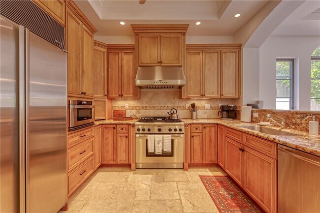 Building Photo - 1206 NE 1st St