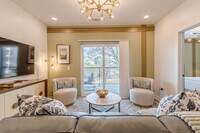 Building Photo - 525 Parkway Dr NE