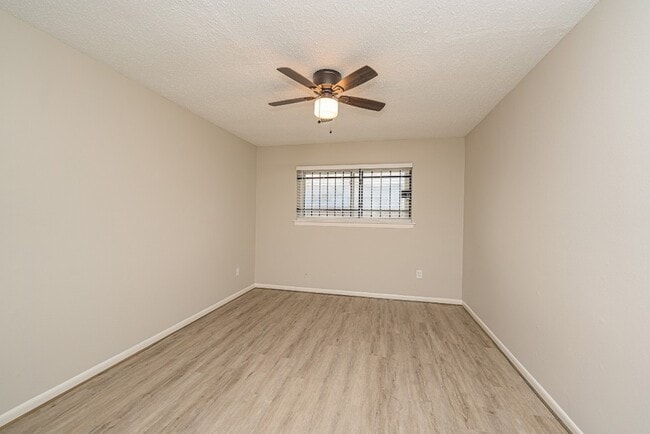 Building Photo - 8124 Beech Cove Ln