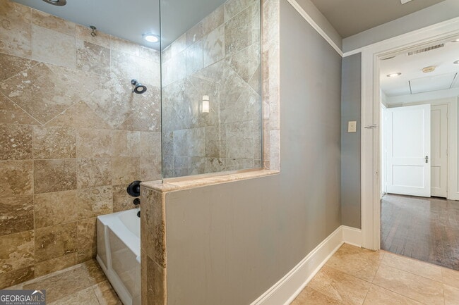 Building Photo - 1957 Walker Ave