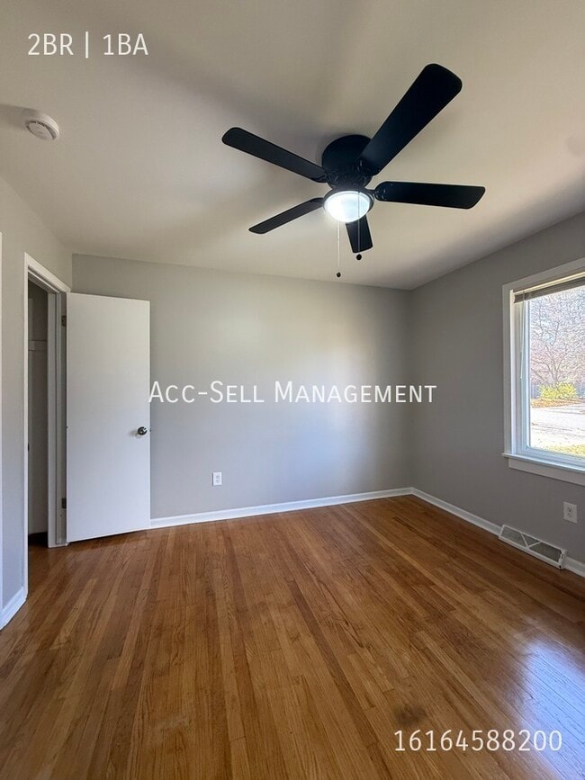 Building Photo - 5962 Ridgebrook Ave SE