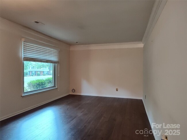 Building Photo - 8526 Timbercrest Cir