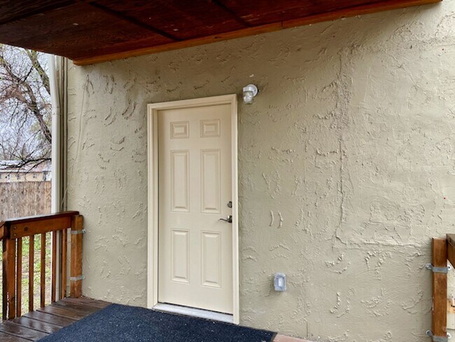 Building Photo - 2101 E Willamette Ave