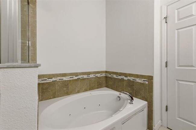 Building Photo - 11804 13th Way N
