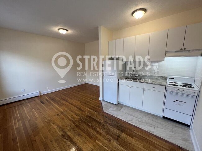 Building Photo - 2 bedroom in Boston MA 02135
