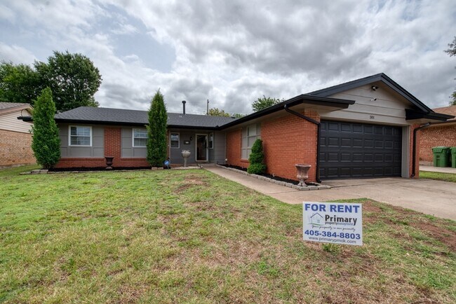 Building Photo - 301 Ellison St