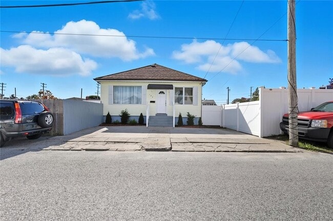 Primary Photo - 134 Flint Ave