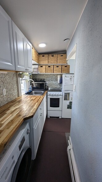 kitchen - 66 Railroad Ave