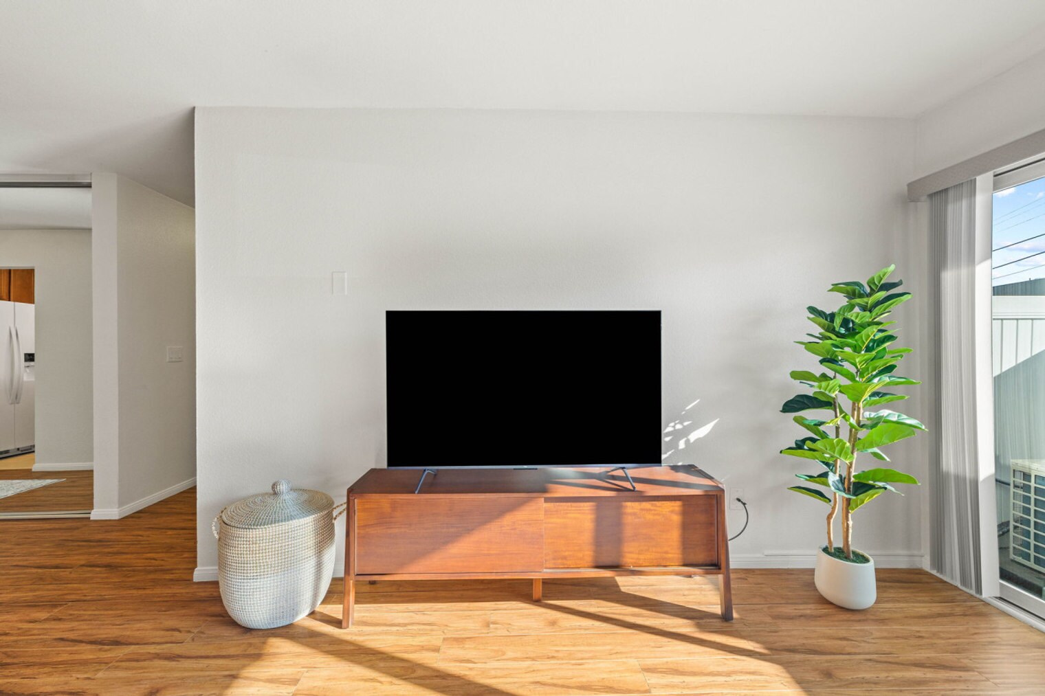 Building Photo - 3030 Suncrest Dr