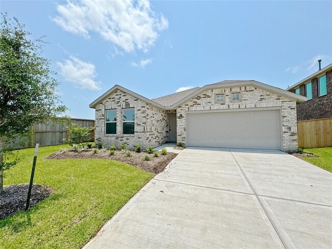 Primary Photo - 1626 Red Oak Dr