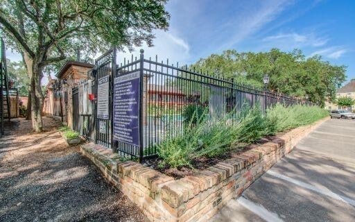 Building Photo - 11604 Arboles Dr