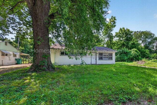 Building Photo - 6 Amelia Dr
