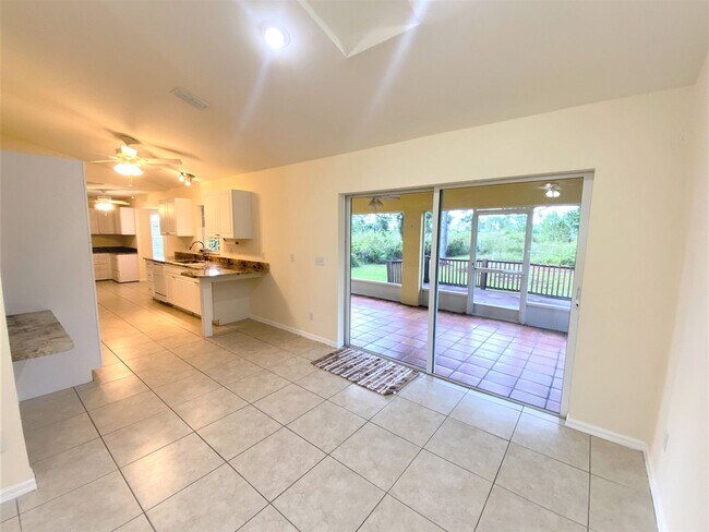 Building Photo - ** GOLDEN GATE ESTATES ** 3 BED / 2 BATH -...