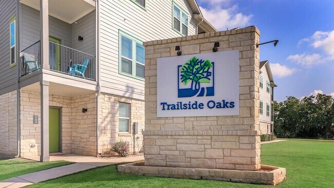 Building Photo - 680 Naumann Dr