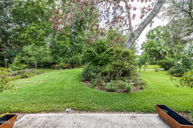 Building Photo - 1561 Stonebriar Rd