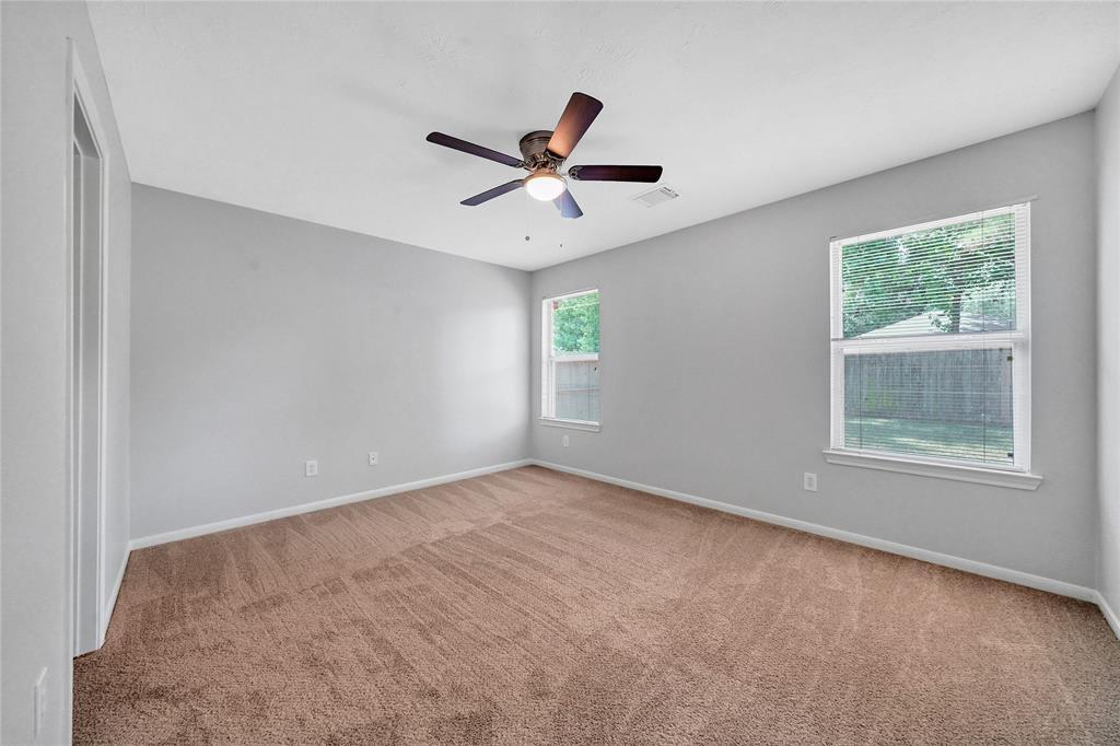 Primary bedroom - 5023 Deer Point Dr