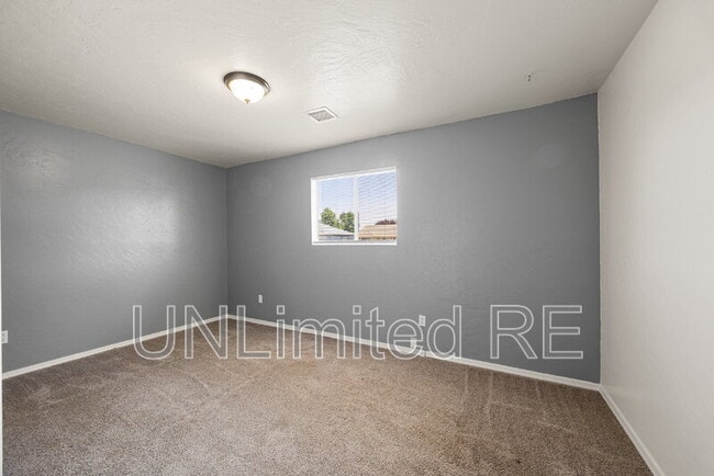 Building Photo - 8430 E Sommer Dr