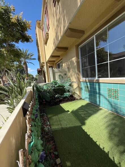 Building Photo - 1460 Mockingbird Ct