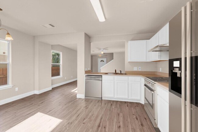 Building Photo - 2406 Glen Field Dr