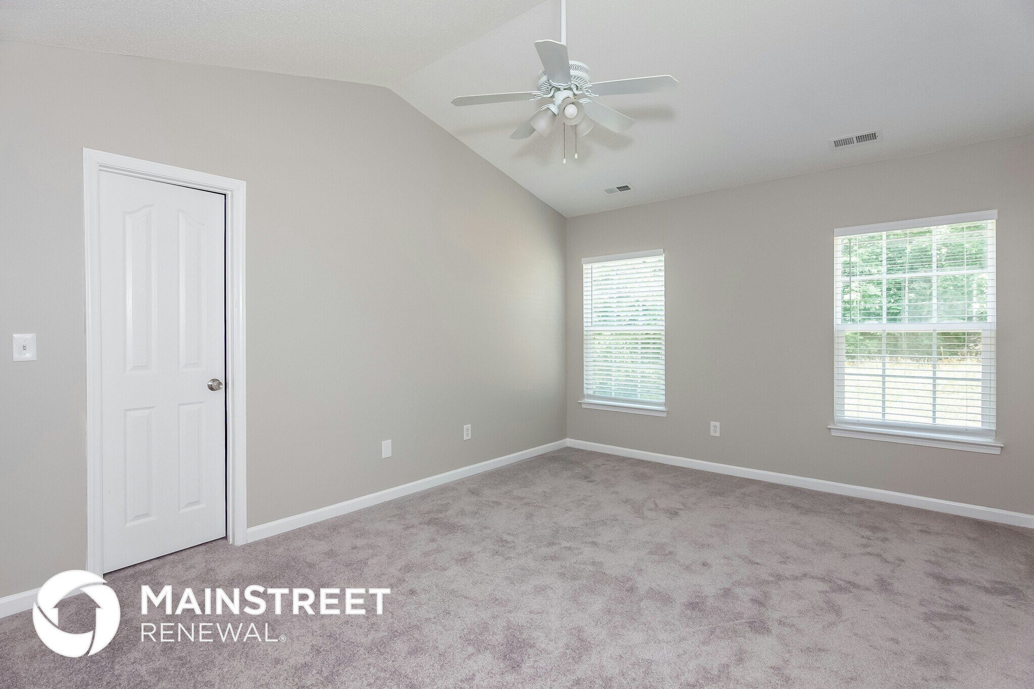 Building Photo - 8146 Chatham Oaks Dr