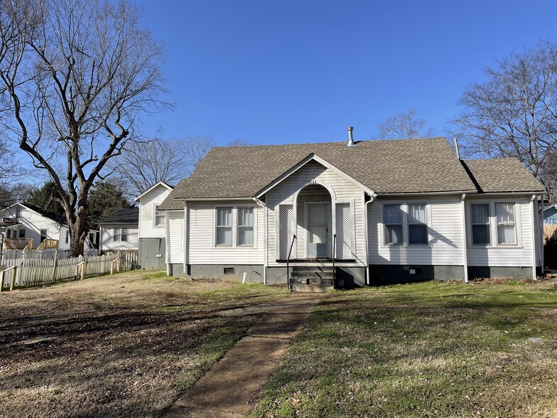 Primary Photo - 858 Gracey Ave