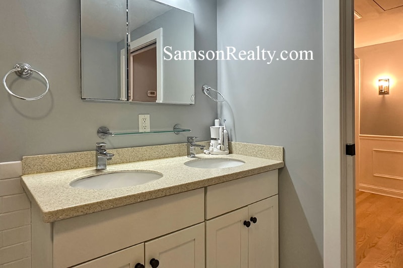 Building Photo - 65 Weybosset St