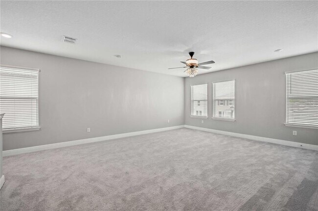 Building Photo - 2560 Warren Acrs Blvd