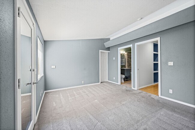 Building Photo - 1421 N 32nd St
