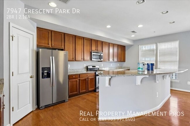 Building Photo - 7947 Crescent Park Dr