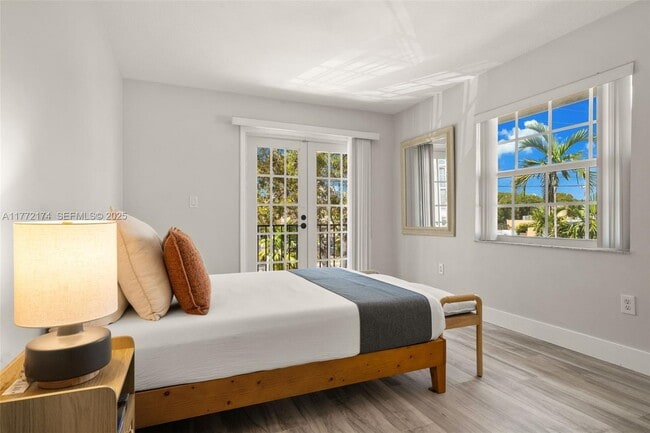 Building Photo - 911 SW 57th Ave