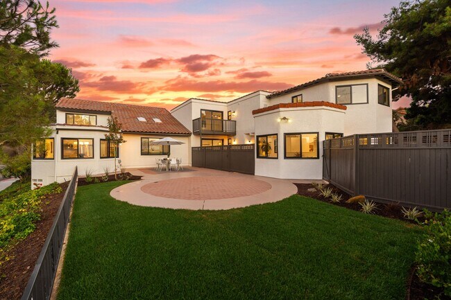 Building Photo - 6801 El Fuerte St