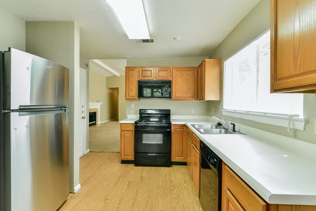 Building Photo - 23 Emery Cliff Pl