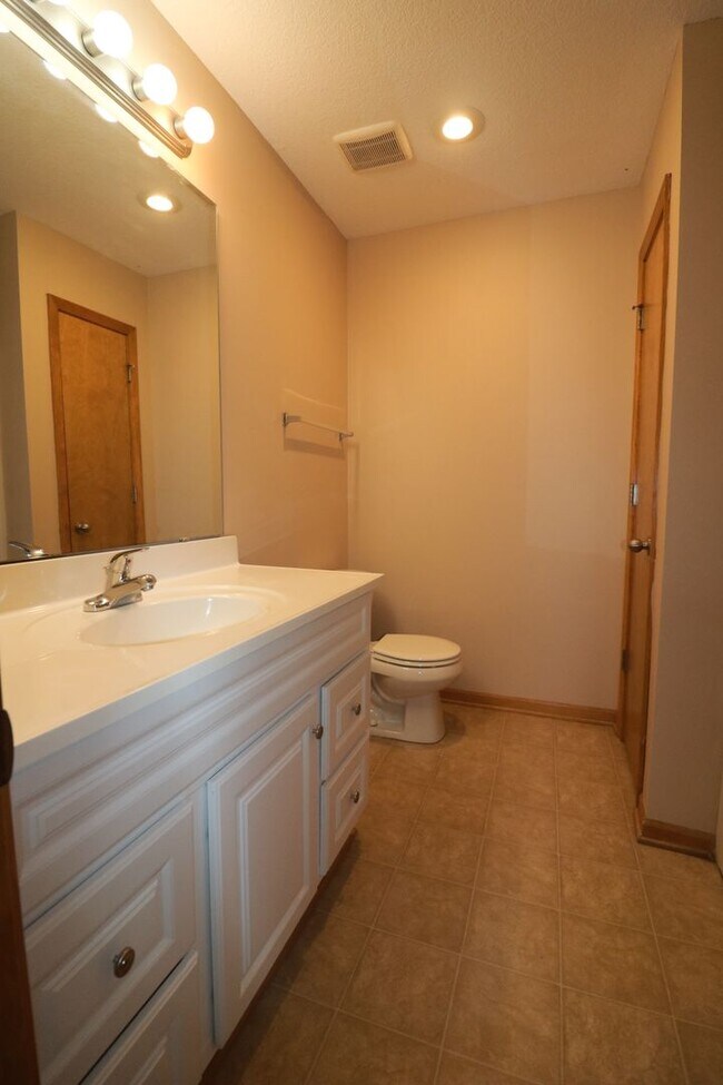 Building Photo - 2401-2403 Deerfield