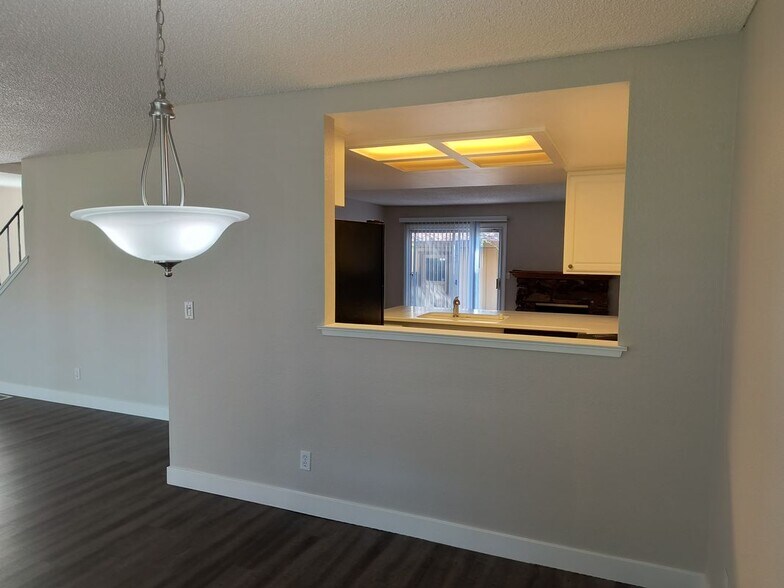 Building Photo - 6805 Castillo Ct