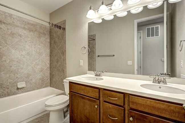 Building Photo - Location! Villages at Castle Rock 3bed/2.5...