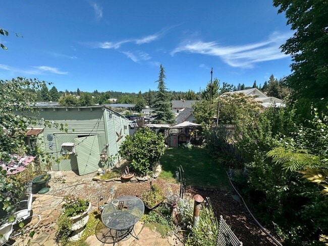 Building Photo - Completely Remodeled, Charming Victorian i...
