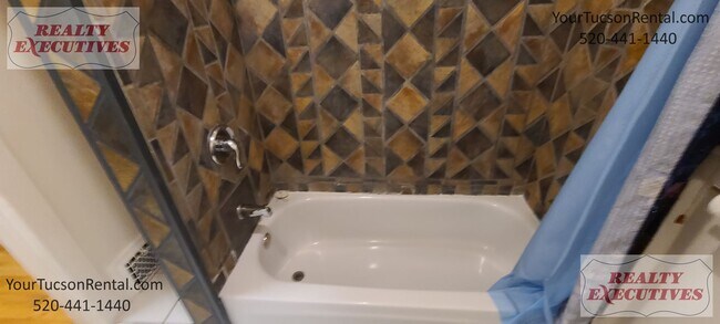 Building Photo - Speedway Blvd