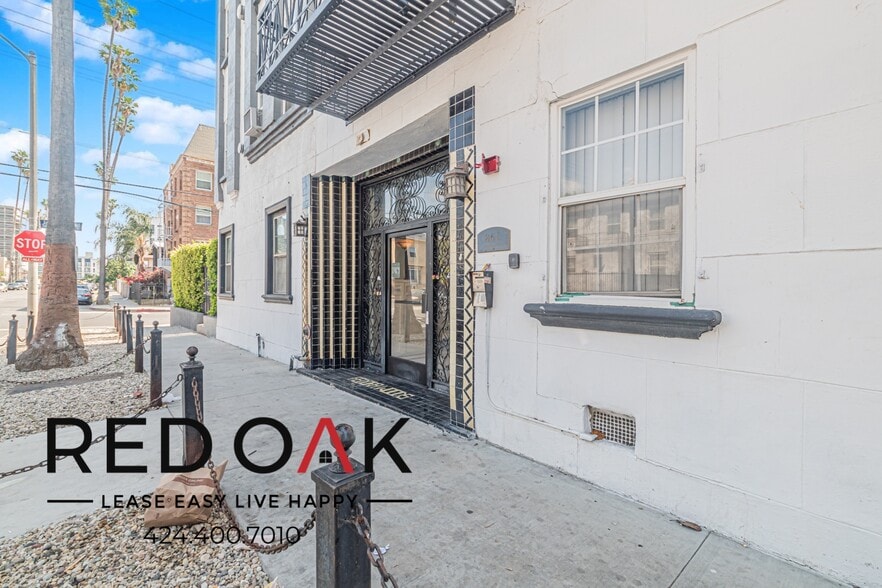 Building Photo - 861 Fedora St