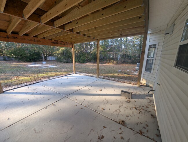 Building Photo - 717 Windsor Dr SE