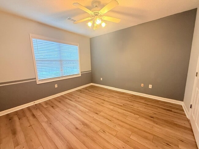 Building Photo - 330 Kiskadee Loop