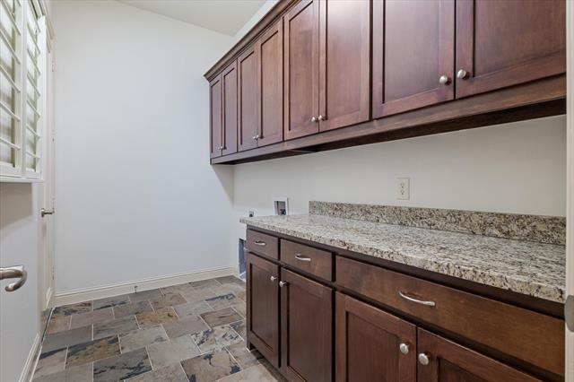 Building Photo - 14739 Stanford Ct