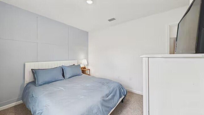 Building Photo - 235 Gray Owl Dr