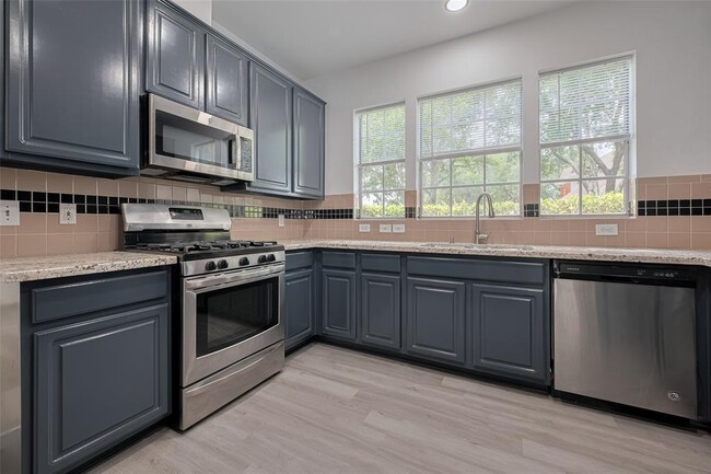 Building Photo - 4160 Greystone Way