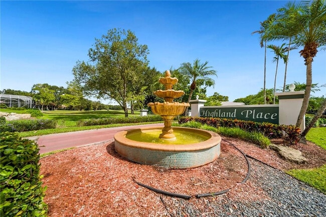 Building Photo - 11839 Highland Pl