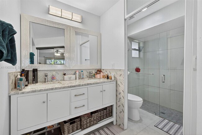 Building Photo - 100 Miramar Ave