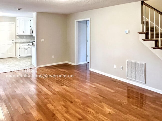 Building Photo - 128 Pebblebrook Cir