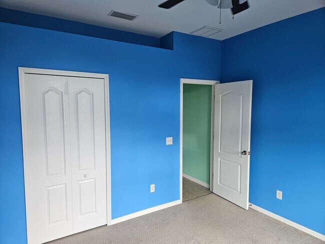 Building Photo - Stunning 3-Bed, 2-Bath Cul-de-Sac Home in ...